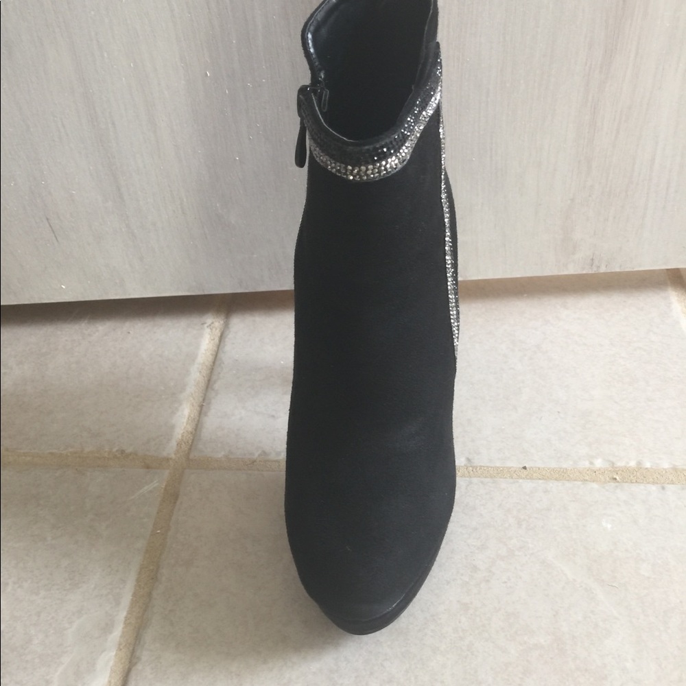 Booties - Picture 4 of 5